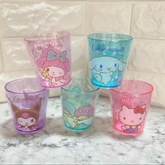 3/$20 🌸 Sanrio Character Cups - Picture 1 of 2